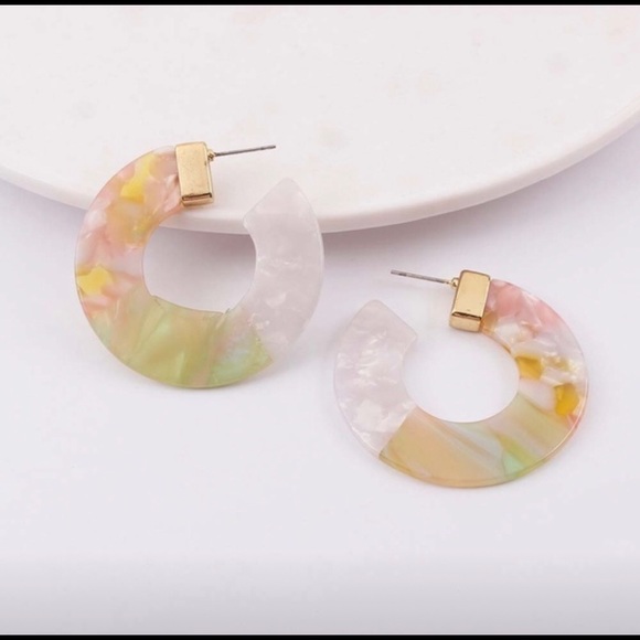 Green hoop earrings - Picture 4 of 5